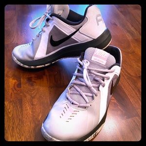 Nike Air Mavin Men’s Basketball